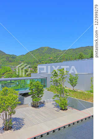 長野縣長野市，自然風光秀麗的長野縣立美術館 122999279