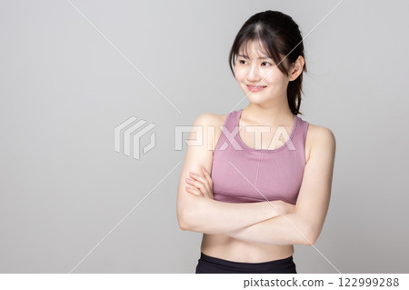 運動服的美麗女人 運動服的美麗女人 122999288