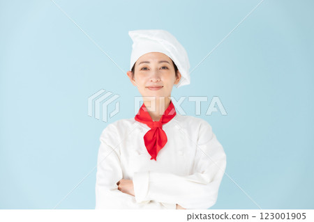 女廚師廚師外套雙臂交叉 123001905