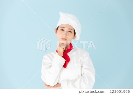 女廚師做菜外套的煩惱 123001966