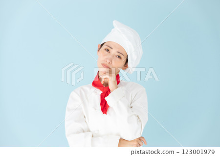 女廚師做菜外套的煩惱 123001979