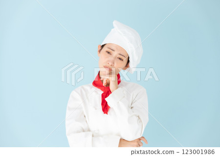 女廚師做菜外套的煩惱 123001986