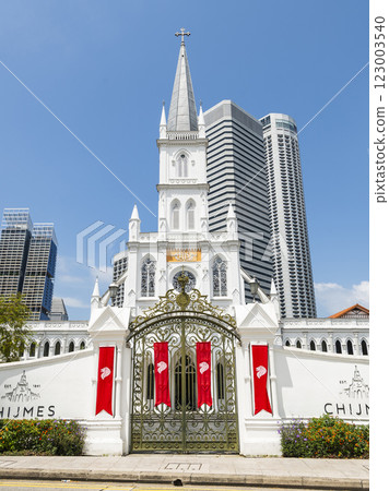 CHIJMES Hall in Singapore is a historical building in the early Gothic Revival style, former catholic monastery Catholic convent, now a function hall and wedding venue. 123003540