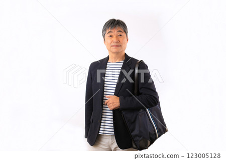 條紋襯衫和海軍藍夾克 123005128