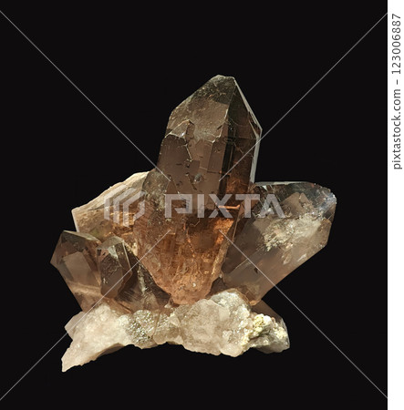 Detailed Close-Up View of Beautiful Smoky Quartz Crystal Specimen on Dark Background 123006887
