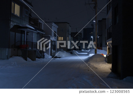 大雪過後的道路 123008565
