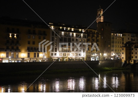 Florence cityscape: Night view of the Arno River Florence cityscape: Night view of the Arno River 123009973