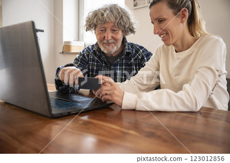 Online shopping assistance Online shopping assistance 123012856