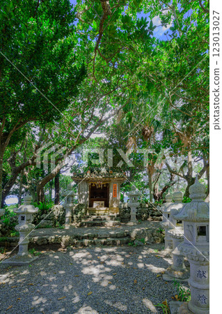 Visit the sacred tropical site of Kabira on Ishigaki Island, where tradition and nature blend together Visit the sacred tropical site of Kabira on Ishigaki Island, where tradition and nature blend together 123013027