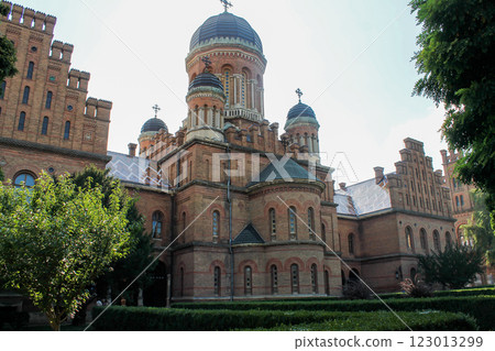 Yuriy Fedkovych University in Chernivtsi, Ukraine 123013299