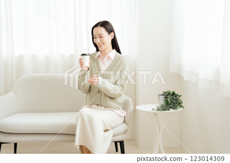 Business woman taking a break 123014309