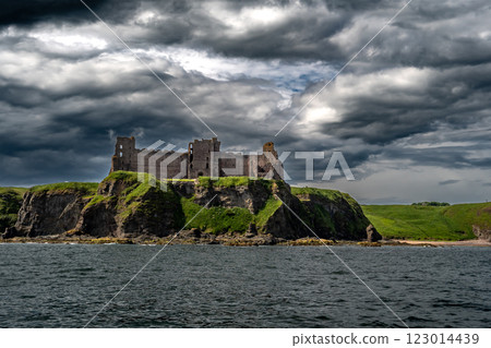 Tantallon Castle In East Lothian At The Atlantic Coast Near North Berwick In Scotland, UK 123014439