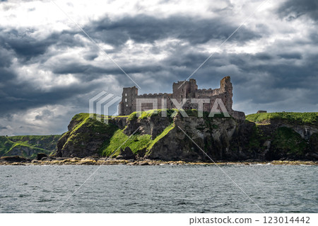 Tantallon Castle In East Lothian At The Atlantic Coast Near North Berwick In Scotland, UK 123014442