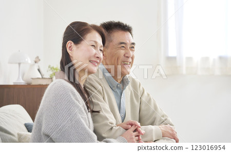 老年夫婦肖像客廳 123016954