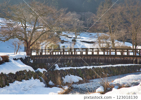 Ichijodani Asakura Clan Ruins shrouded in morning mist 123018130