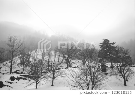 Ichijodani Asakura Clan Ruins shrouded in morning mist Ichijodani Asakura Clan Ruins shrouded in morning mist 123018135