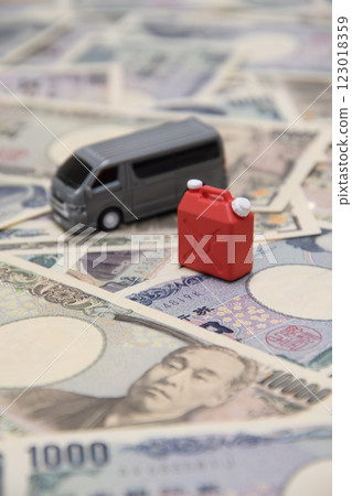 汽車、燃料和金錢 123018359