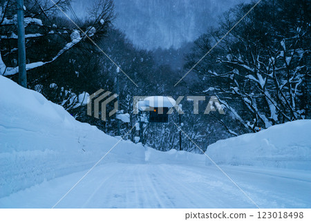Driving on a snowy national highway e-2 Cool colors Driving on a snowy national highway e-2 Cool colors 123018498
