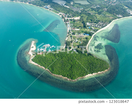 A small harbor with nearby tropical island and sandy beaches surrounded by vibrant turquoise sea. Lipa Noi. Koh Samui, Thailand. A small harbor with nearby tropical island and sandy beaches surrounded by vibrant turquoise sea. Lipa Noi. Koh Samui, Thailand. 123018647