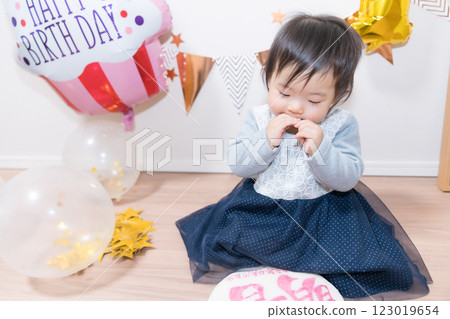 Japanese 1st year old girl's birthday party - Issho mochi Japanese 1st year old girl's birthday party - Issho mochi 123019654