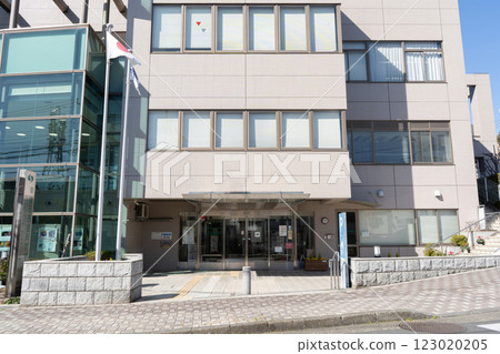 川崎市幸區日吉聯合行政大樓（日吉辦事處·日吉分館·幸圖書館日吉分館） 大樓正面 123020205