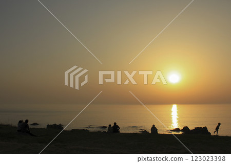 從秋田縣男鹿半島入道崎觀賞的日落 123023398