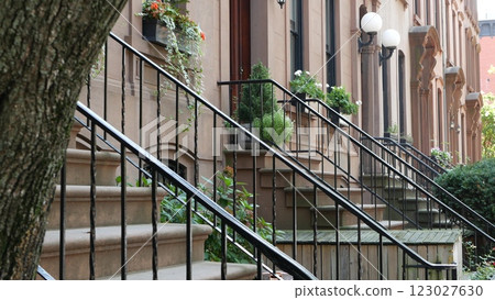 New York City townhouse building, Brooklyn Heights residential brownstone house architecture in USA. New York City townhouse building, Brooklyn Heights residential brownstone house architecture in USA. 123027630