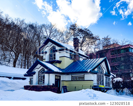 Former Oguma Residence, diagonal front view, Chuo-ku, Sapporo City, Yuki, designed by Yoshiya Tagami 123028518