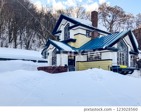 Former Oguma Residence, diagonal front view, Chuo-ku, Sapporo City, Yuki, designed by Yoshiya Tagami 123028560