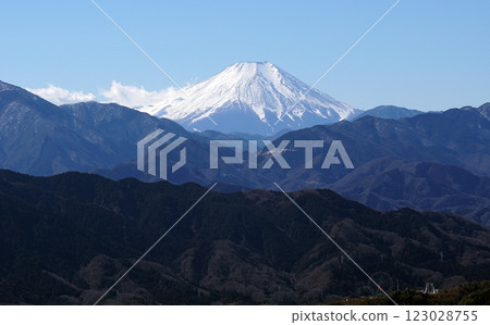 富士山 (從高尾山頂眺望富士山) 富士山 (從高尾山頂眺望富士山) 123028755
