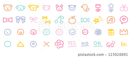 手繪裝飾插圖的向量插圖集。手繪、動物、緞帶、花、皇冠 123028891