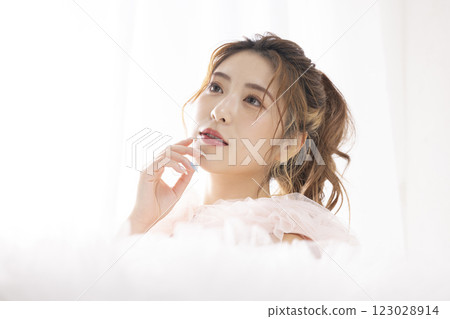 年輕女性的美麗形象 123028914