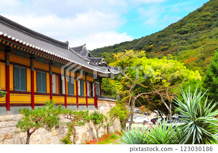 Pavilion in Beomeosa Temple in traditional korean style, Busan, South Korea. Beautiful landscape with mountains and Beomeosa Temple complex, Busan, Republic of Korea Pavilion in Beomeosa Temple in traditional korean style, Busan, South Korea. Beautiful landscape with mountains and Beomeosa Temple complex, Busan, Republic of Korea 123030186