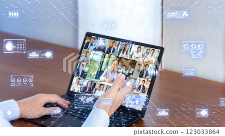 先進數位化工作環境與遠端工作的影像 先進數位化工作環境與遠端工作的影像 123033864