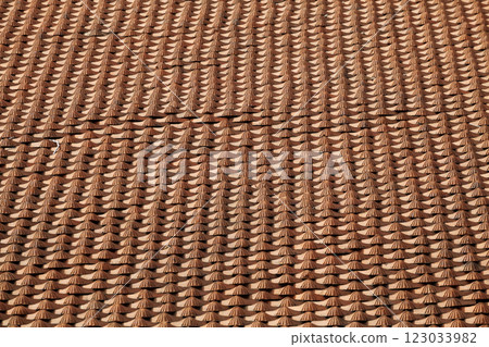 Red tiling, texture 123033982