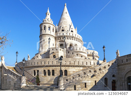 Fishermans bastion in Budapest, Hungary 123034087