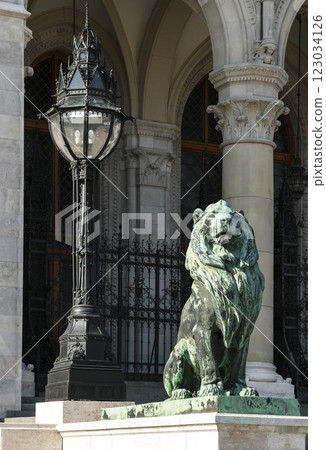 Lion Statue in front of the Budapest Parliament 123034126