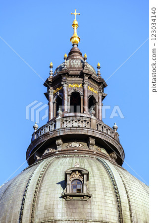 Dome of St. Stephen's Basilica in Budapest Dome of St. Stephen's Basilica in Budapest 123034140