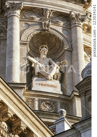 Statue of st. Matthias in a niche of St. Stephen's Basilica in Budapest Statue of st. Matthias in a niche of St. Stephen's Basilica in Budapest 123034141