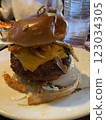咖啡館的漢堡 123034305