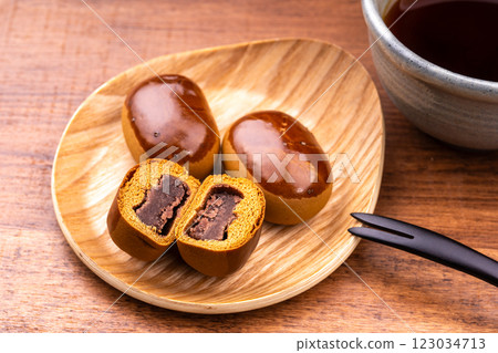 Many brown sugar 123034713