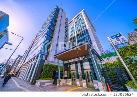 Tokyo cityscape in Japan, overlooking Aoyama-Itchome Station and other areas 123036624