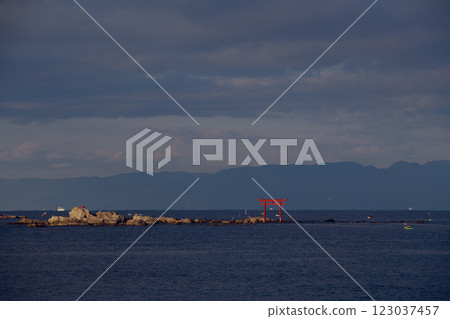 Najima Torii standing in the sea of Hayama - Hayama's most powerful power spot Najima Torii standing in the sea of Hayama - Hayama's most powerful power spot 123037457