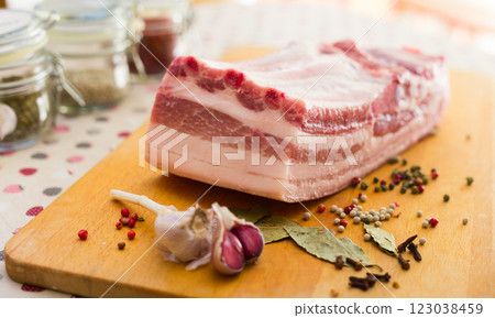 Fresh piece of lard ready for salting 123038459