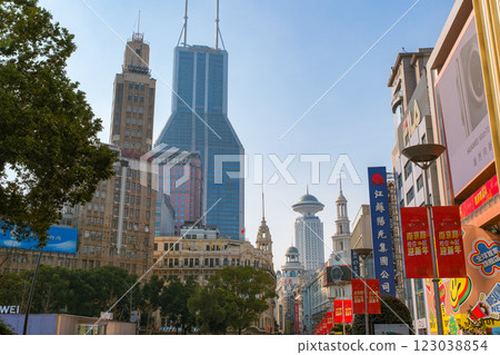 Nanjing East Road (Nanjing Pedestrian Street), Shanghai, China Nanjing East Road (Nanjing Pedestrian Street), Shanghai, China 123038854