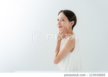 Women Skin Care 123038885