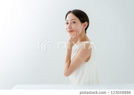 Women Skin Care 123038886