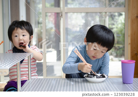 一個孩子 123039228