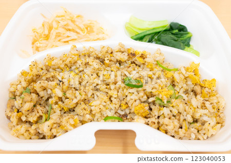 美味雞肉碎和黑胡椒炒飯 美味雞肉碎和黑胡椒炒飯 123040053