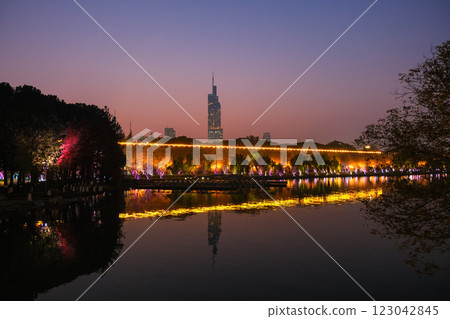 黃昏的玄武湖，南京，中國 123042845